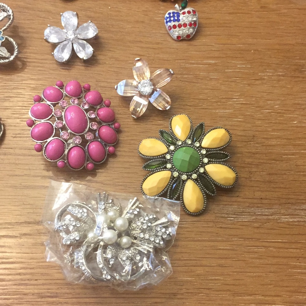 22 Pins - Picture 6 of 6